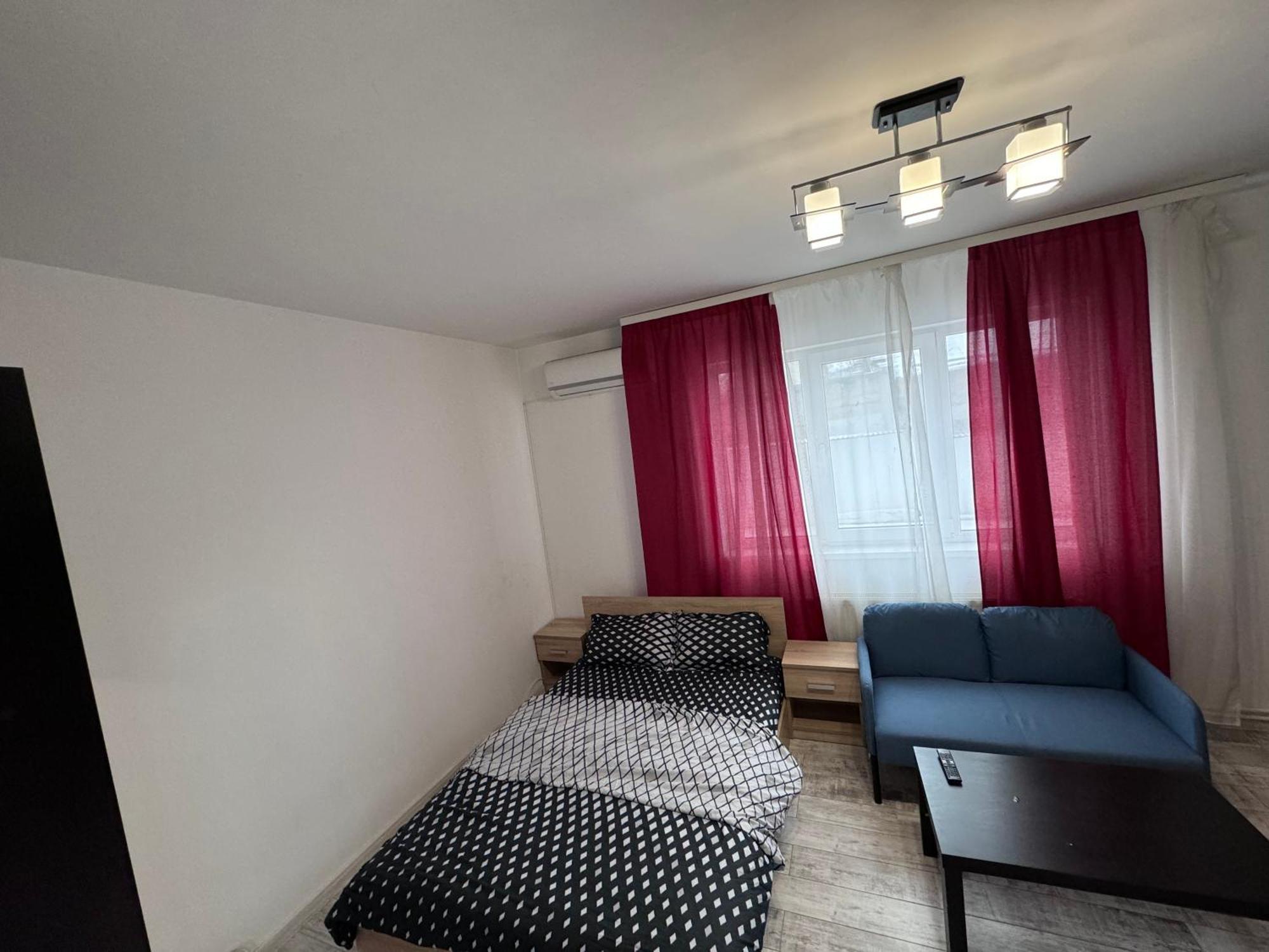 Apartment Cozy Studio 10 Min Away From Th Center Of The *